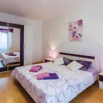 3 Bedroom Stunning In *