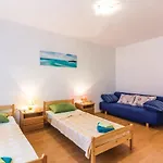 3 Bedroom Stunning In Daire