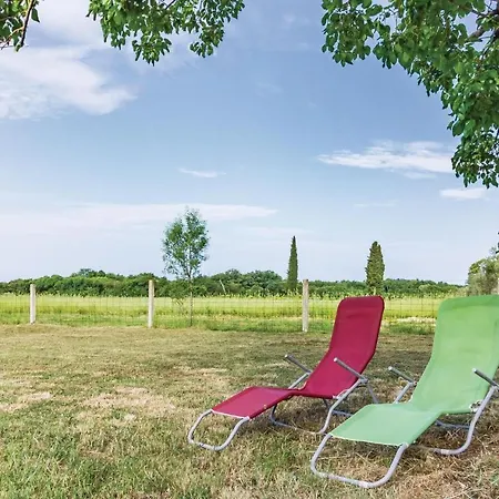 3 Bedroom Stunning In Apartament