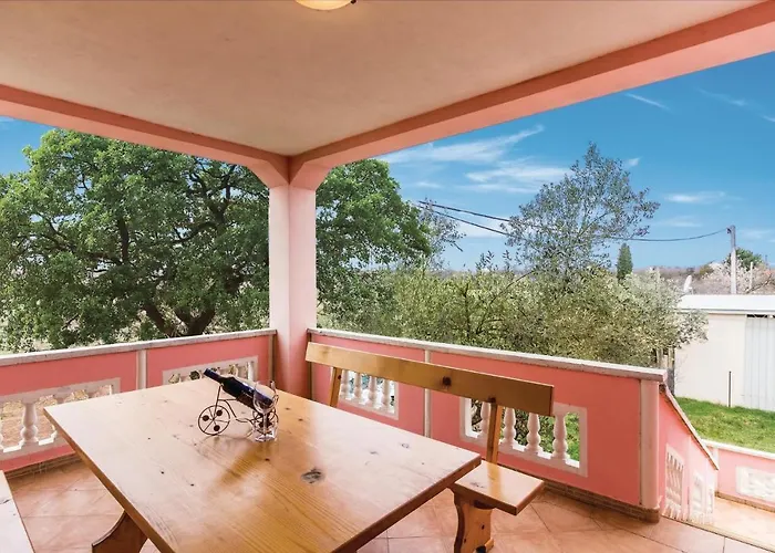 아파트 3 Bedroom Stunning In