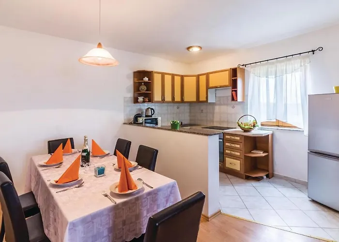 아파트 3 Bedroom Stunning In