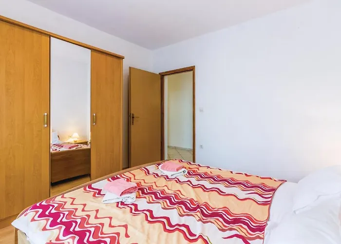 아파트 3 Bedroom Stunning In *