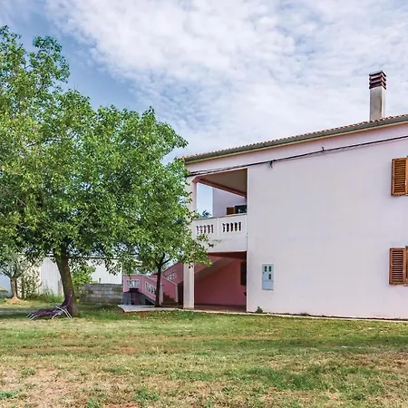 Stunning Apartment In Pula With Wifi פולה